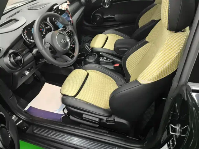 MINI Hatch — Фото автомобиля 10