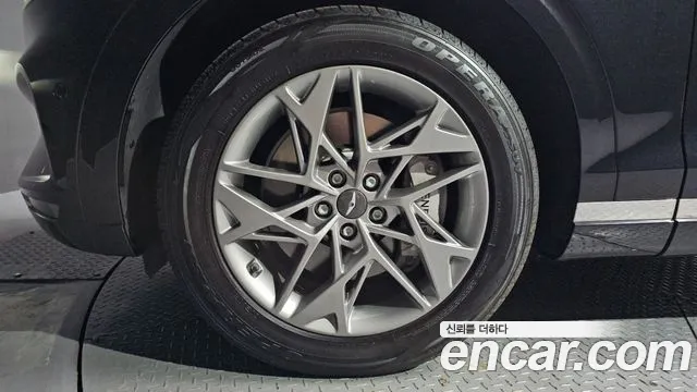 Genesis GV70 — Фото автомобиля 5
