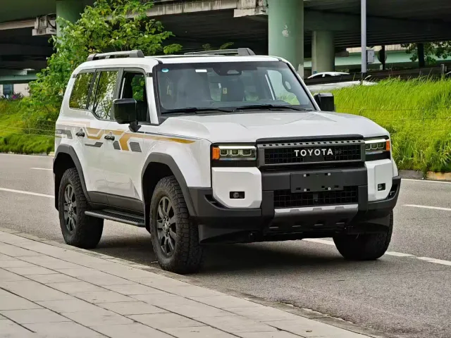 Toyota Prado — Фото автомобиля 3