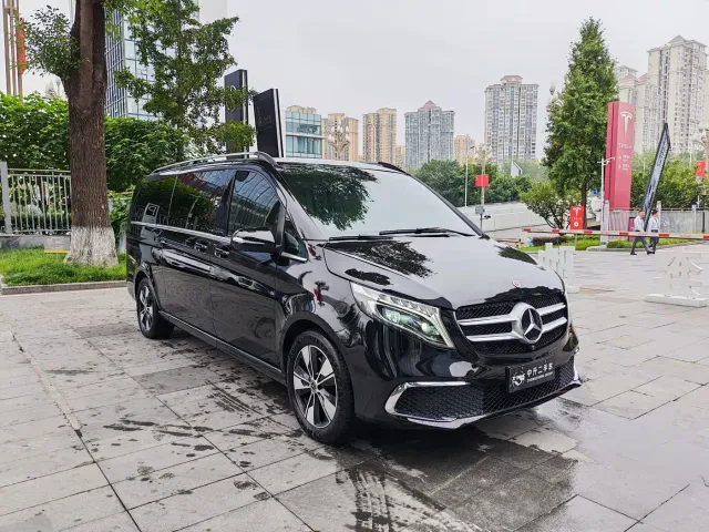 Mercedes-Benz V-Class — Фото автомобиля 3