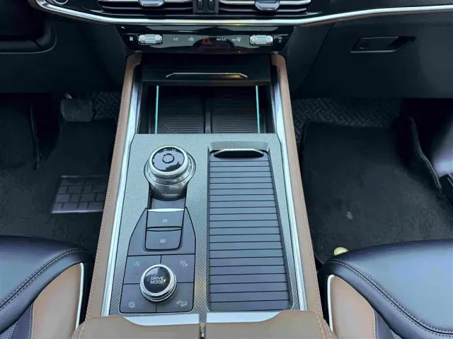 Ford Explorer 2023 EcoBoost 285 AWD Titanium Edition 7-Seater — Фото автомобиля 17