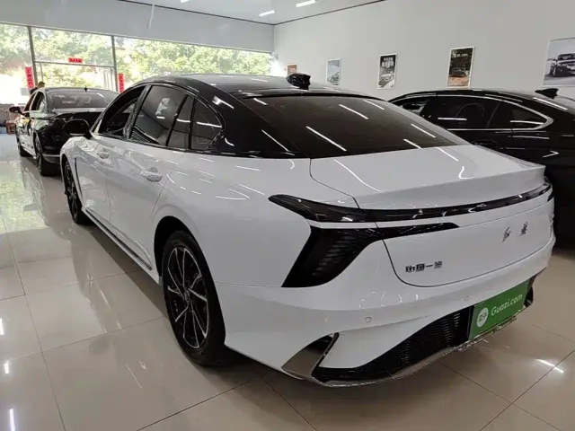 Hongqi H6 — Фото автомобиля 4