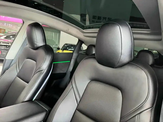 Tesla Model Y — Фото автомобиля 14