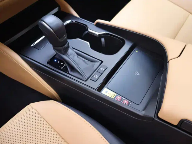 Lexus ES — Фото автомобиля 12