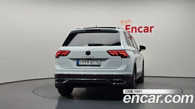 Volkswagen Tiguan — Фото автомобиля 4