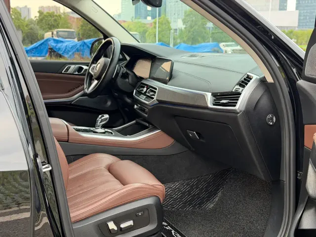 BMW X5 — Фото автомобиля 9