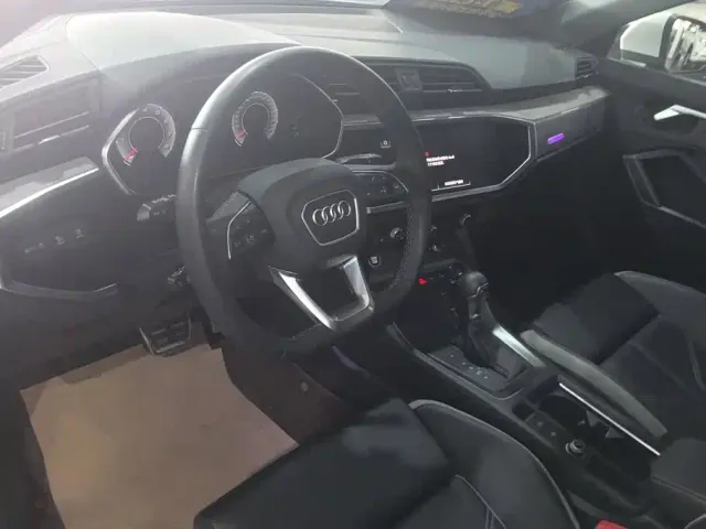 Audi Q3 — Фото автомобиля 12