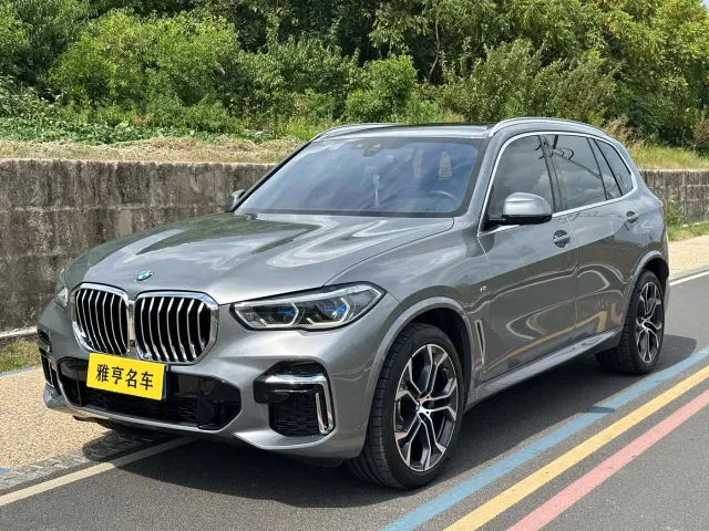 Фотография автомобиля — BMW X5