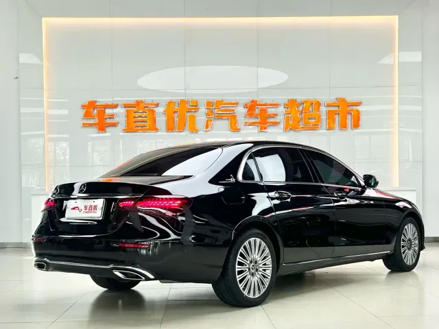 Mercedes-Benz E-Class — Фото автомобиля 5