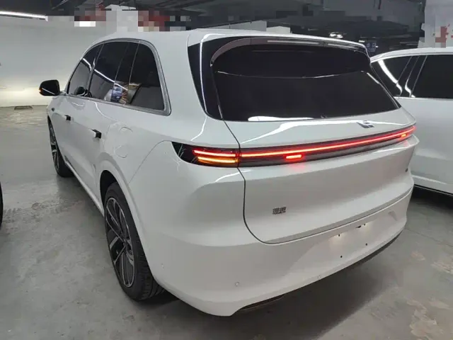 Li Auto L6 — Фото автомобиля 4