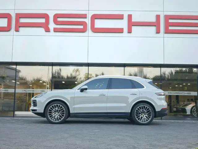 Porsche Cayenne — Фото автомобиля 2