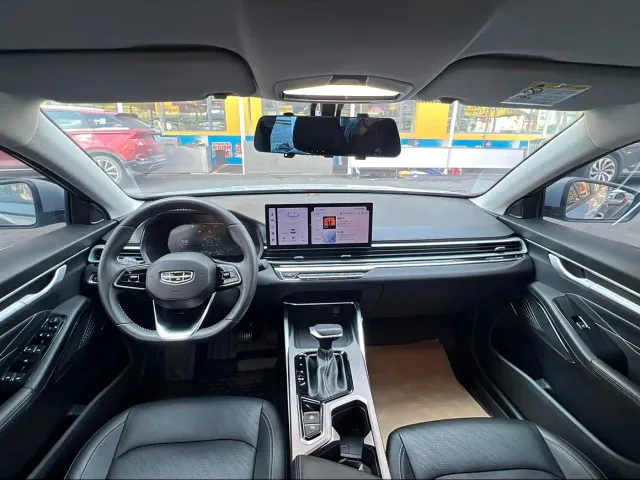 Geely Emgrand — Фото автомобиля 5