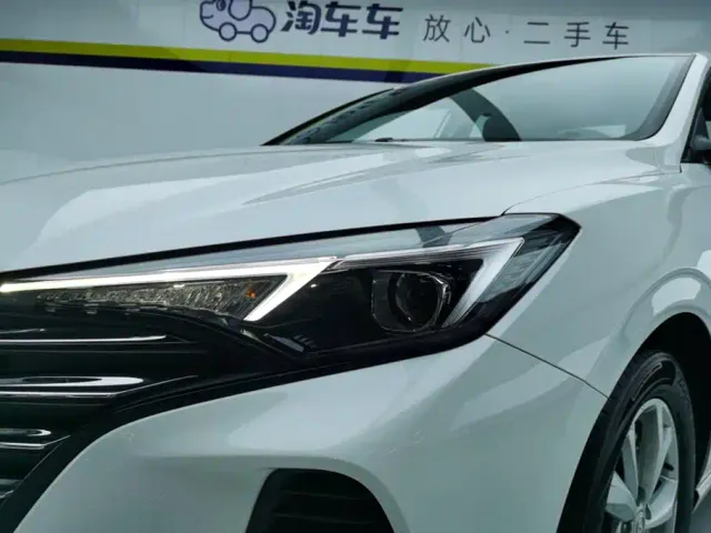 Changan Eado — Фото автомобиля 5