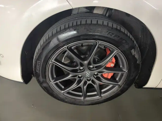 IM Motors LS6 — Фото автомобиля 22