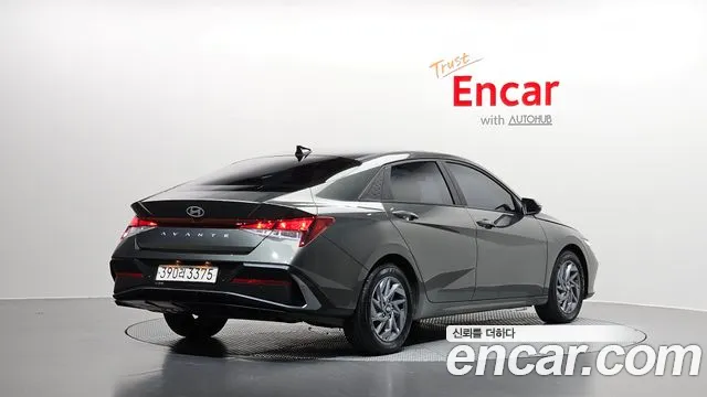 Hyundai Avante CN7 — Фото автомобиля 2