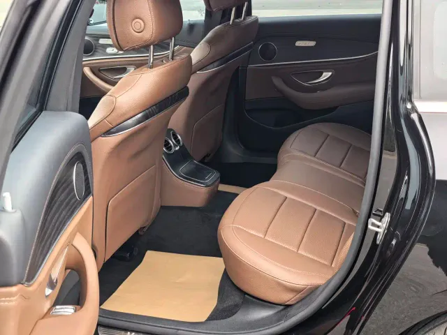 Mercedes-Benz E-Class — Фото автомобиля 7