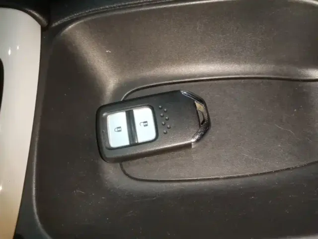 Honda Fit — Фото автомобиля 8