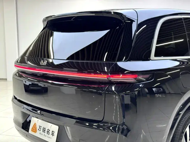 Li Auto L8 — Фото автомобиля 7