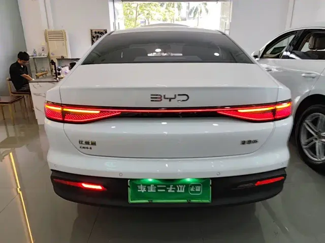 BYD Seal 05 DM-i — Фото автомобиля 5