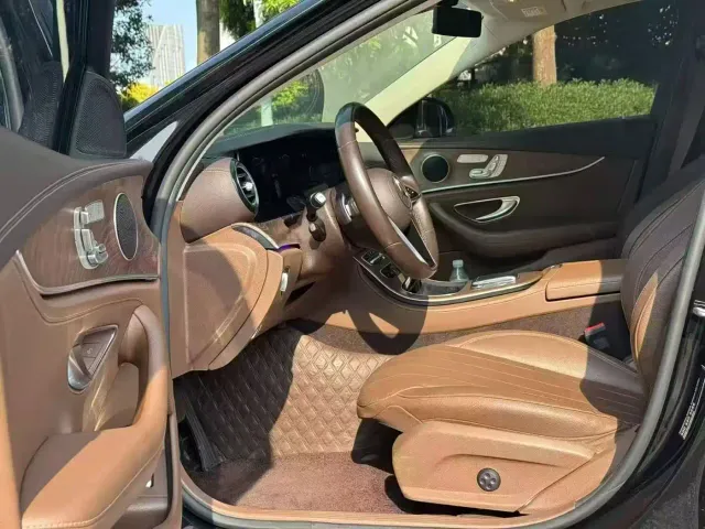 Mercedes-Benz E-Class — Фото автомобиля 6