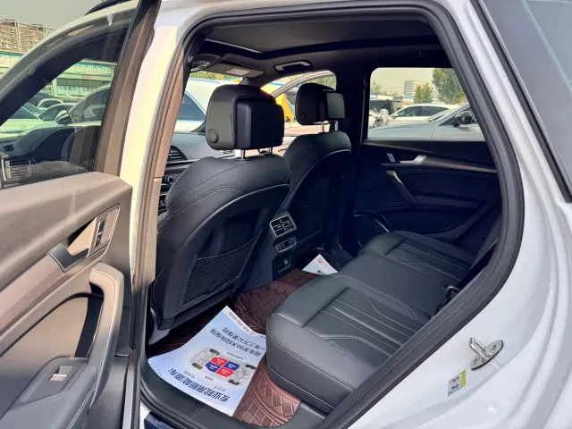 Audi Q5L — Фото автомобиля 7