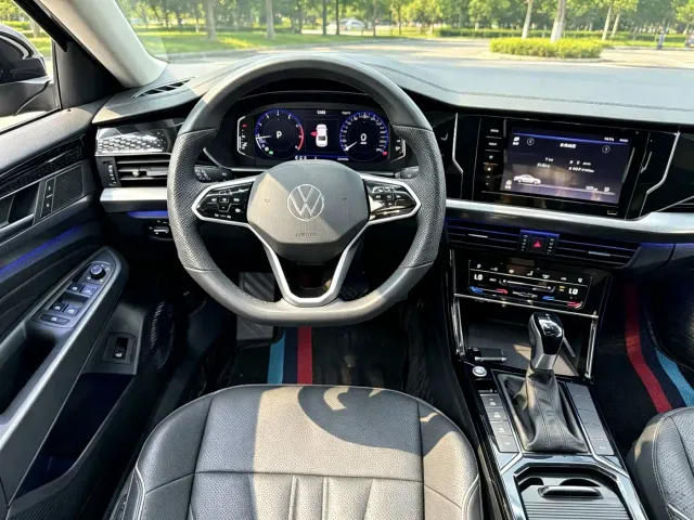 Volkswagen Passat — Фото автомобиля 10