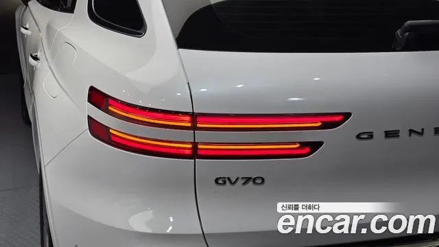 Genesis GV70 2.5T Бензин 2WD — Фото автомобиля 23