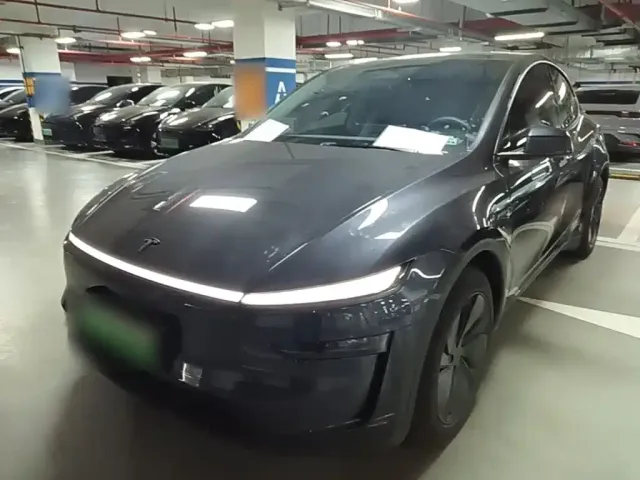 Фотография автомобиля — Tesla Model Y