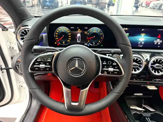 Mercedes-Benz A-Class — Фото автомобиля 7
