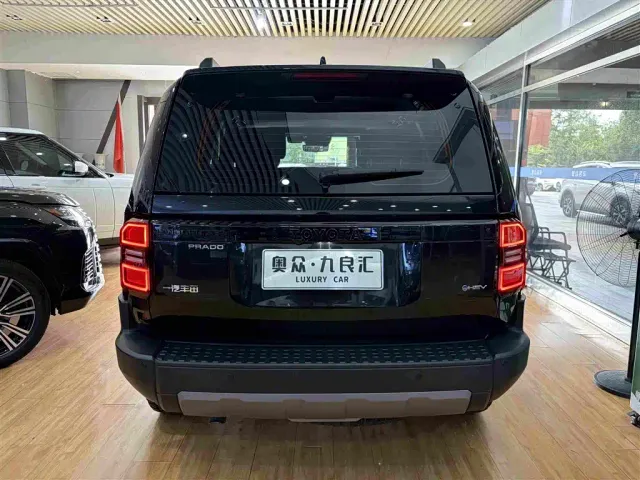 Toyota Prado — Фото автомобиля 15