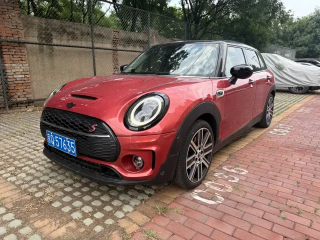 Фотография автомобиля — MINI Clubman