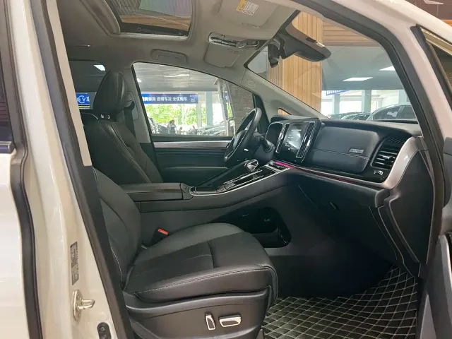 GAC Trumpchi M8 — Фото автомобиля 14