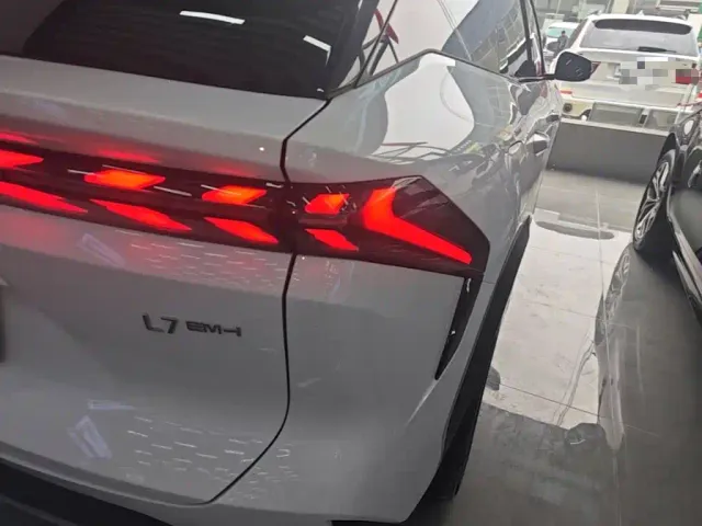 Geely Galaxy L7 — Фото автомобиля 7