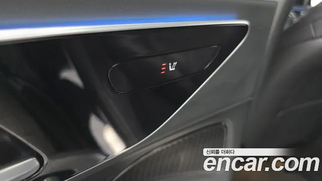Mercedes-Benz E-Class — Фото автомобиля 27