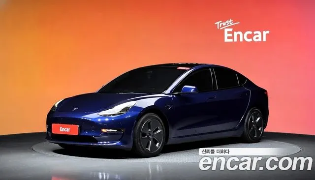 Фотография автомобиля — Tesla Model 3