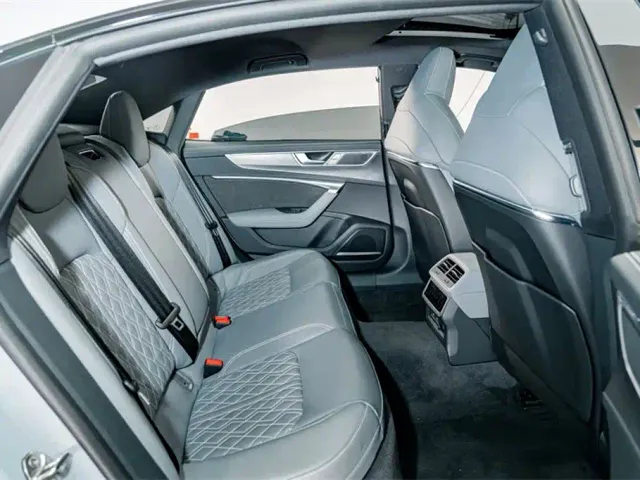 Audi A7L — Фото автомобиля 21