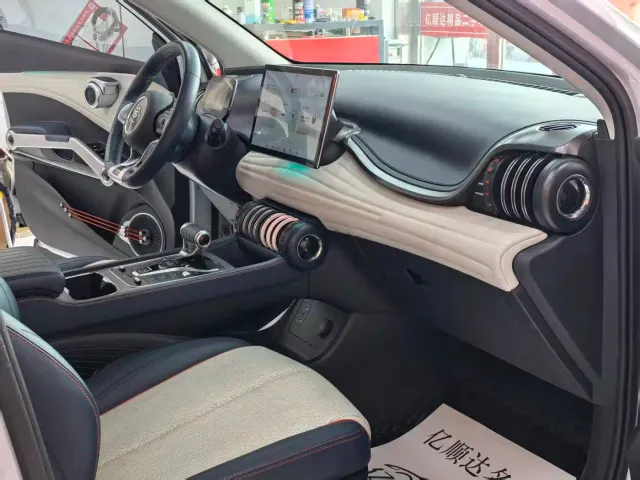 BYD Yuan PLUS — Фото автомобиля 7