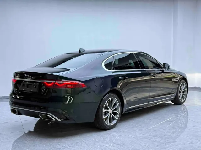 Jaguar XFL — Фото автомобиля 11