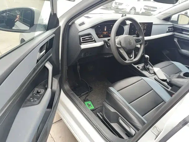 Volkswagen Lavida — Фото автомобиля 15