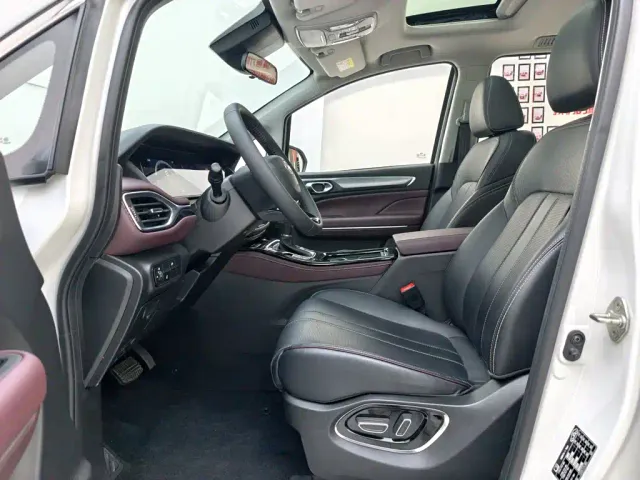 GAC Trumpchi M6 — Фото автомобиля 18