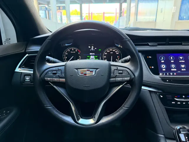Cadillac XT6 — Фото автомобиля 10