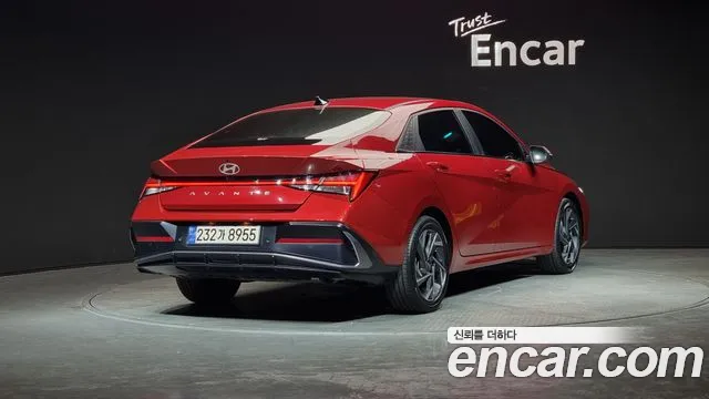 Hyundai Avante CN7 — Фото автомобиля 2