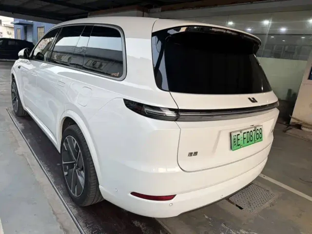 Li Auto L9 — Фото автомобиля 3