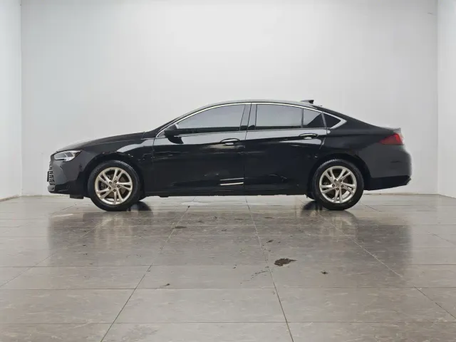 Buick Regal — Фото автомобиля 10