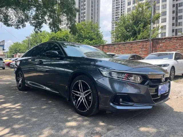 Honda Accord — Фото автомобиля 3