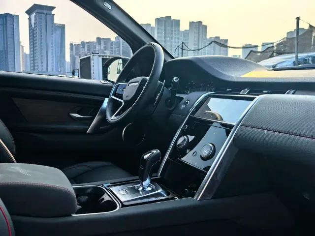 Land Rover Discovery Sport — Фото автомобиля 7