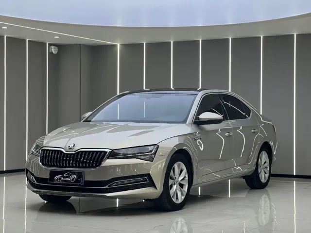 Фотография автомобиля — Skoda Superb