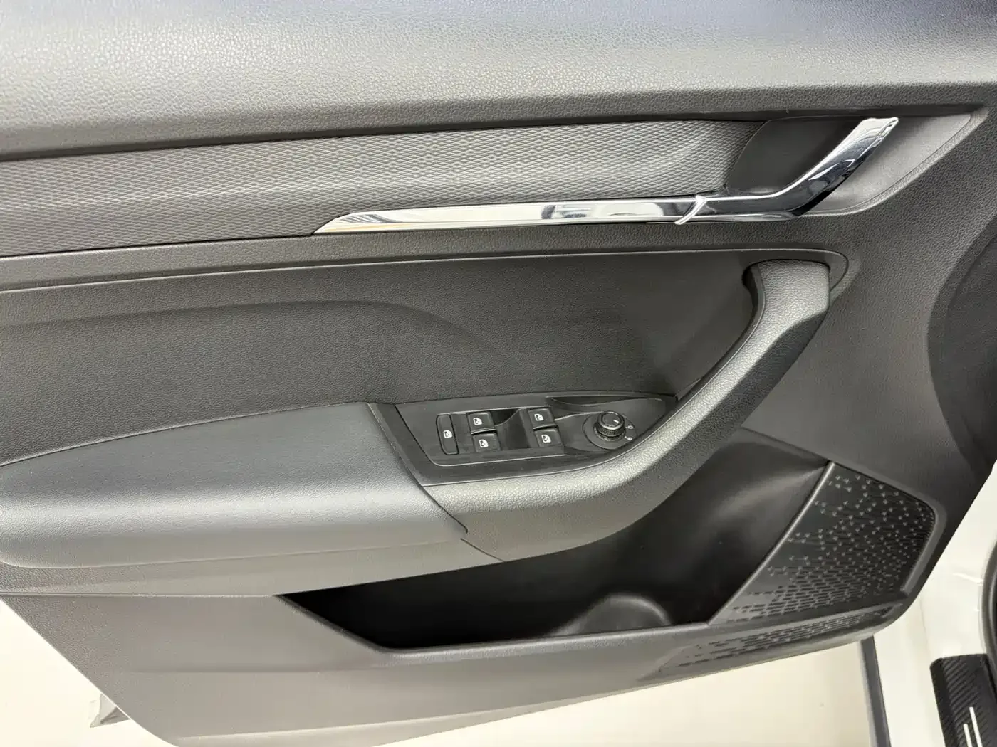 Škoda Kamiq 2022 1.5L Automatic Comfort Edition — Фото автомобиля 13
