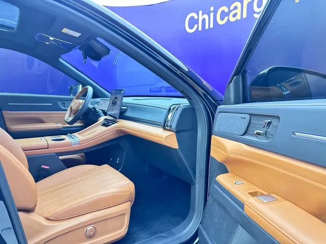 Jetour X70L — Фото автомобиля 16