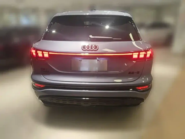 Audi Q6L e-tron — Фото автомобиля 7